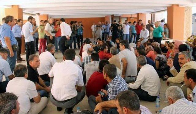 Hdp lilerden Mardin Valiliği &Ouml;n&uuml;nde 13 Ypg li Cenazesi I&ccedil;in Eylem 2