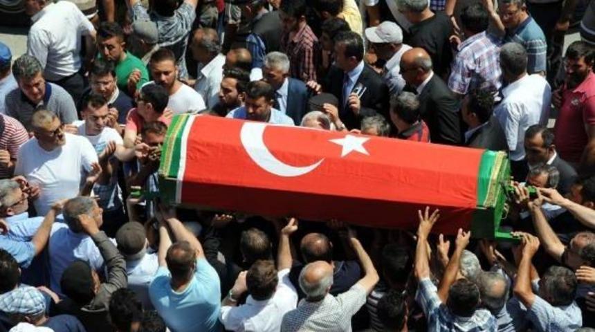 Kazada &Ouml;len Mhp'li Eski Vekil Son Yolculuğuna Uğurlandı