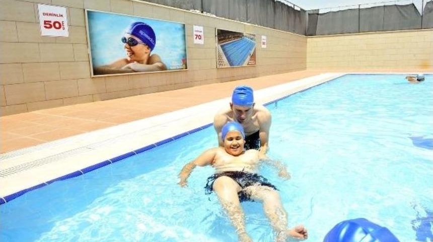 Engelliler İ&ccedil;in Y&uuml;zme Kursları Başladı