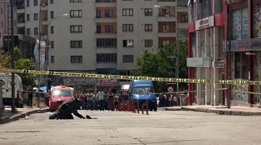 Erzurum'da Ş&uuml;pheli &Ccedil;anta F&uuml;nyeyle Patlatıldı