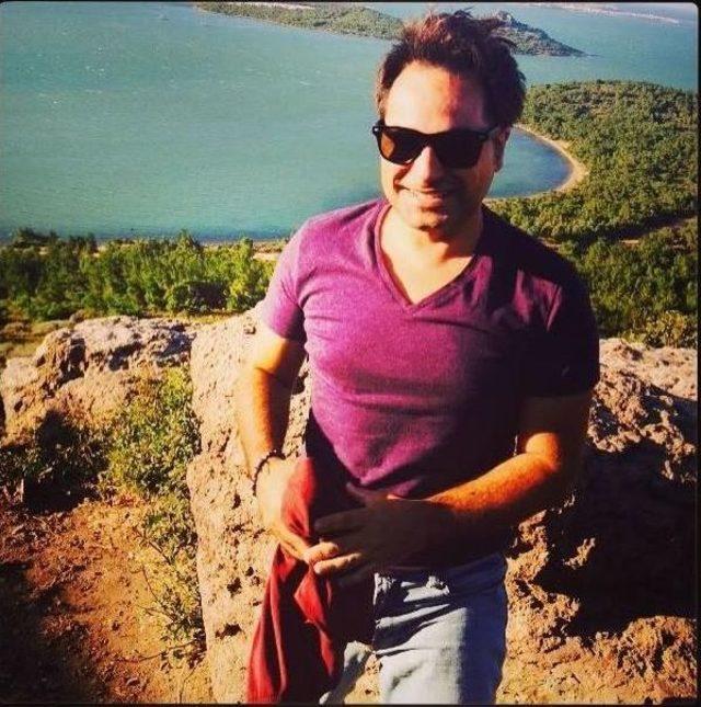 T&uuml;rk&ccedil;e Ve Yunanca Yazılan  dalgalara Koşmak  Adlı Şiir Kitabının 2. Baskısı Yapıldı 2