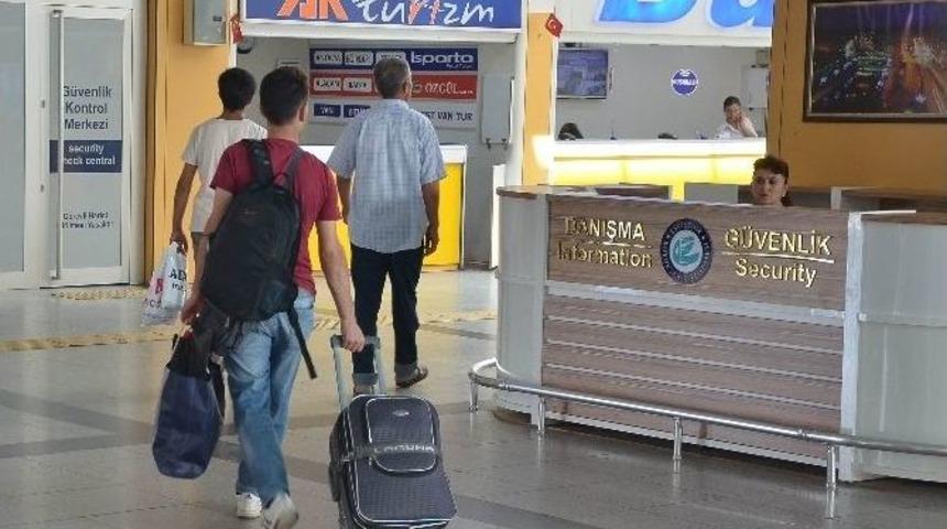Eskişehir Yeni &Ouml;ğrencilerini Ağırlamaya Başladı