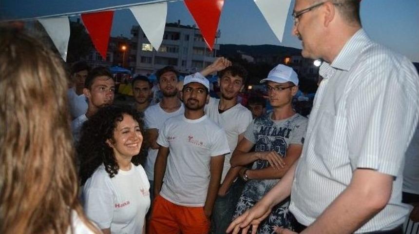 Başkan &Ouml;zkan 22 Farklı &Uuml;lkeden Gelen &Ouml;ğrencilerle Buluştu