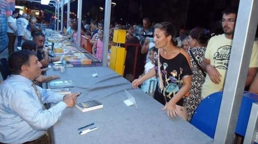 Didim Yazarlar Festivali &Uuml;nl&uuml; İsimleri Ağırlamaya Devam Ediyor