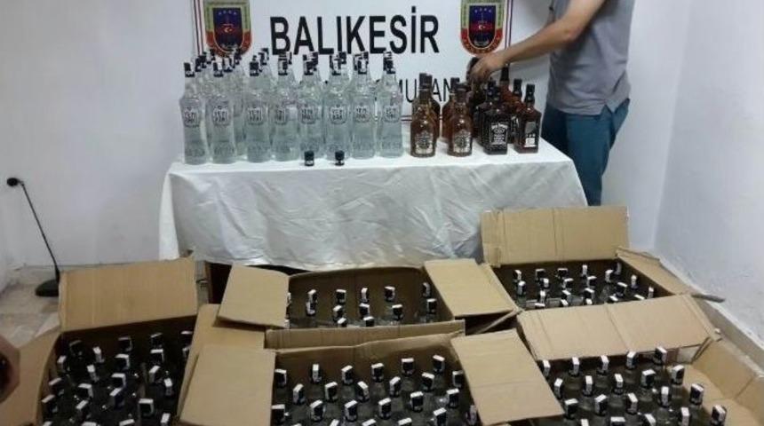 Balıkesir&rsquo;de 200 Şişe Sahte İ&ccedil;ki Ele Ge&ccedil;irildi