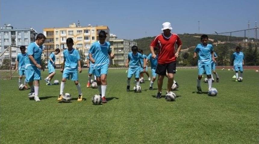 Aliağa&rsquo;da Yaz Spor Okulları Heyecanı