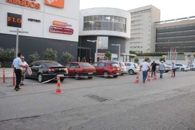 Otomobil Bagajındaki Valizlerde Bomba Paniği