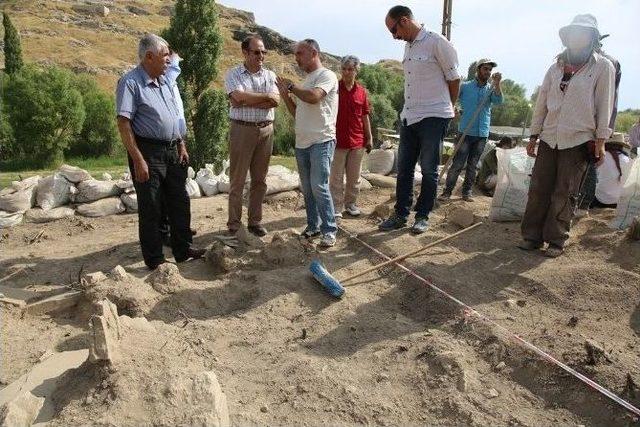 Eş Başkan Keser Çalışma Alanlarını Ziyaret Etti