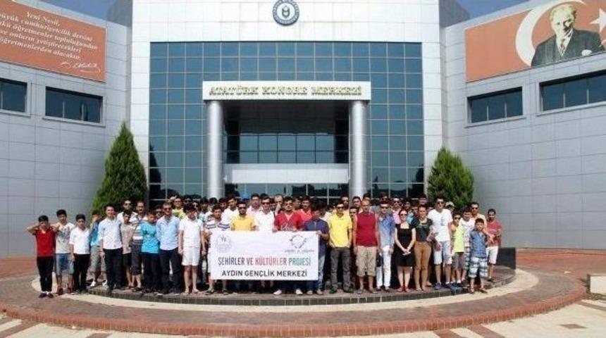 Ad&uuml;, Şehirler Ve K&uuml;lt&uuml;rler Projesi Kapsamında 82 &Ouml;ğrenciyi Ağırladı