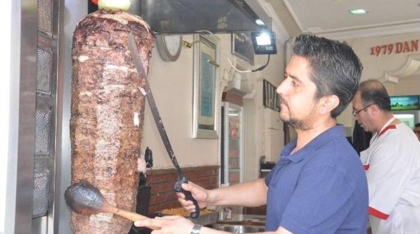 Bu İşletmede Damat Ve Geline Yeme İ&ccedil;me &Uuml;cretsiz