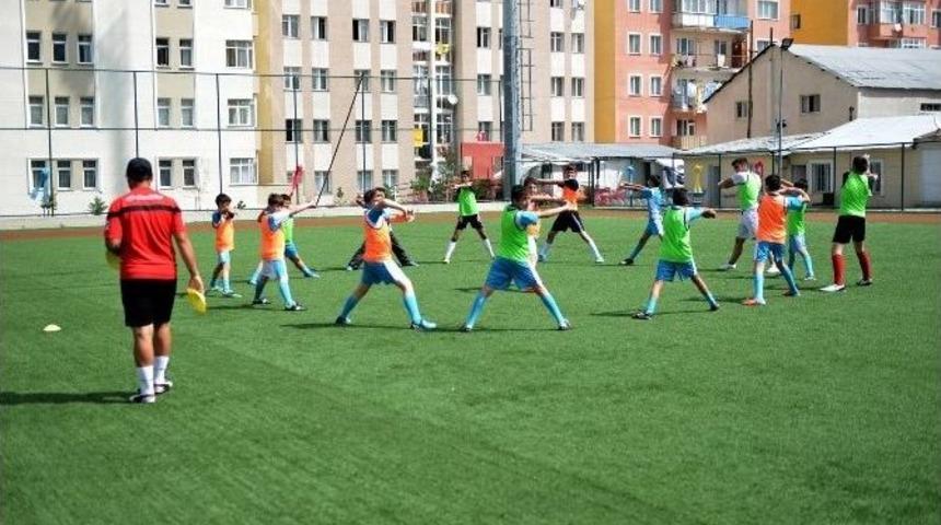 Yakutiye&rsquo;nin &Ccedil;ocuklarından Futbola Yoğun İlgi