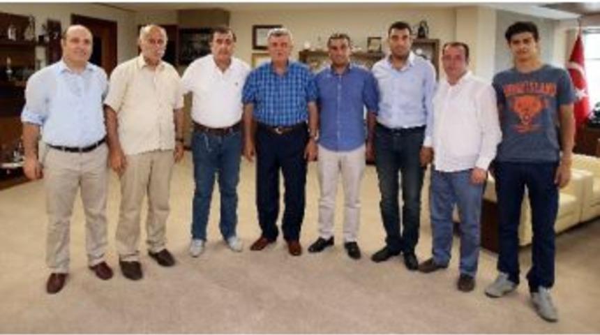 Başkan Karaosmanoğlu, &ldquo;sporda Ahlak &Ouml;n Planda Tutulmalıdır&rdquo;