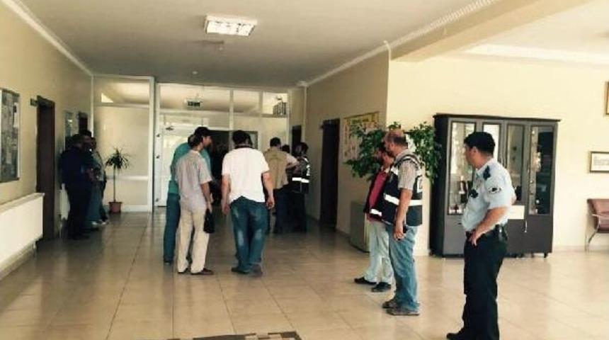 Aksaray'da G&uuml;len Cemaatine Yakınlığıyla Bilinen Dershane Ve Okullara Polis Baskını (1)