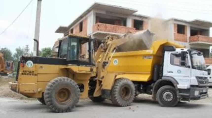 Akyazı Hastane Mahallesinde Kilitli Parke &Ccedil;alışmaları S&uuml;r&uuml;yor