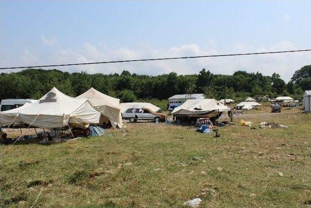 Doğulu Mevsimlik İşçiler Konaklama Alanından Memnun, Sezondan Umutlu