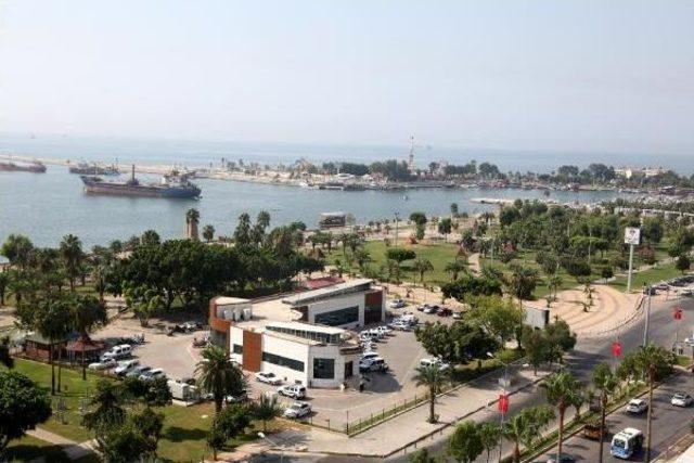 Mersin'in Sıcağı  Parkları Boşalttı