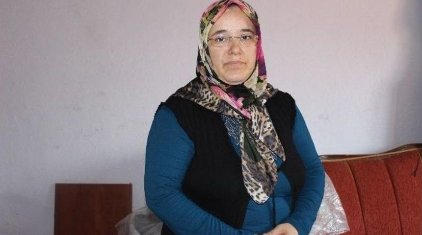 Kızının &Ccedil;eyizi &Ccedil;alınan Anne G&ouml;zyaşlarına Boğuldu