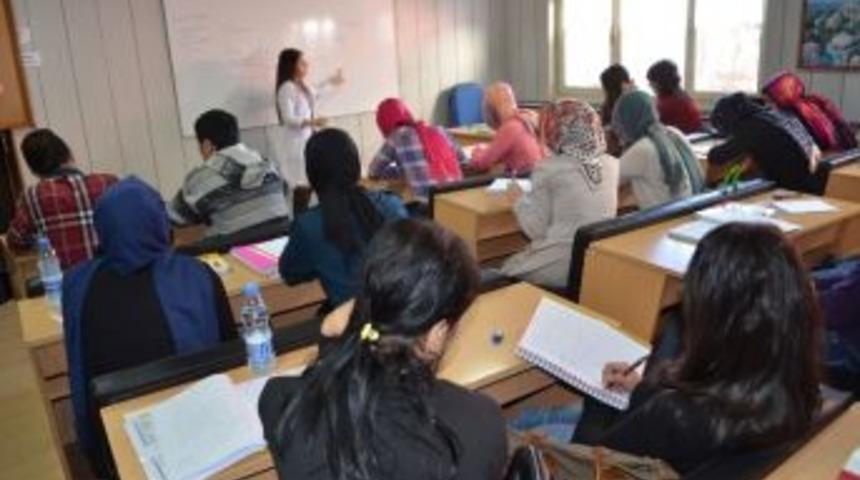 B&uuml;y&uuml;kşehir Belediyesi&rsquo;nin &Uuml;cretsiz Dershanesinden B&uuml;y&uuml;k Başarı