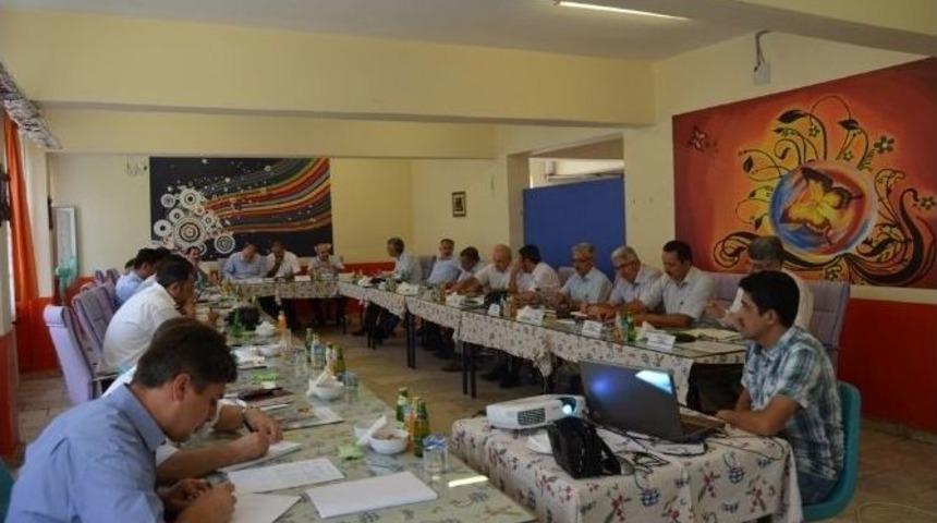 İl&ccedil;e Milli Eğitim M&uuml;d&uuml;rleri Selendi&rsquo;de Toplandı