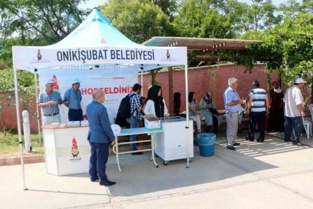 Kahramanmaraş'a Gelen Üniversite Öğrencilerine Dondurmalı Karşılama