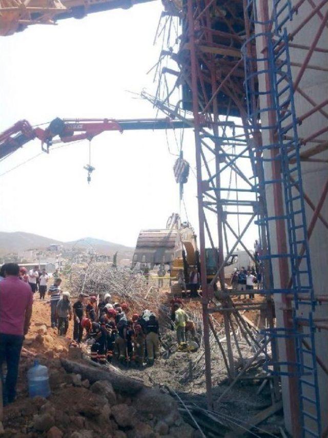 Viyadük Inşaatında Iskele Çöktü 3 Işçi Harcın Altında Kaldı (2)