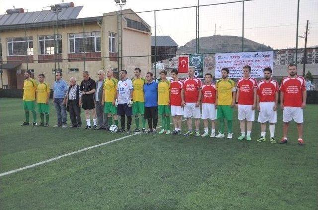 Boz&uuml;y&uuml;k&rsquo;te "şehitlere Saygı" Futbol Turnuvası 2