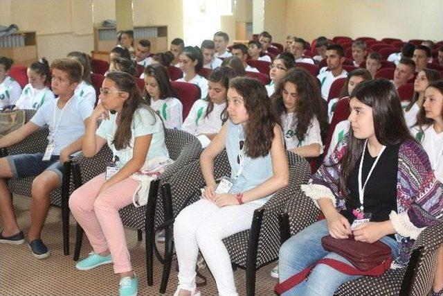 Pomak Gençler Bursa’da Türk Kültürünü Öğreniyor