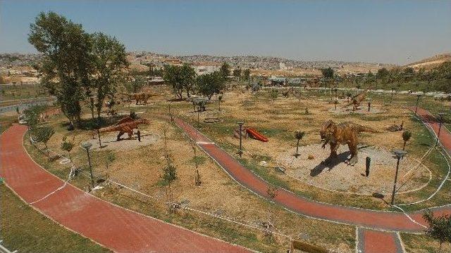 Gaziantep’e Hareketli Dinozor Parkı