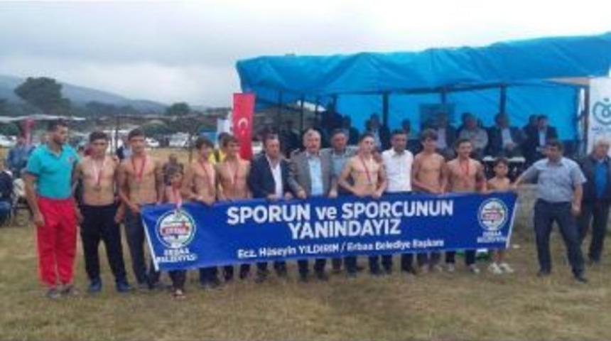 Erbaa&rsquo;ya 12 Altın Madalya