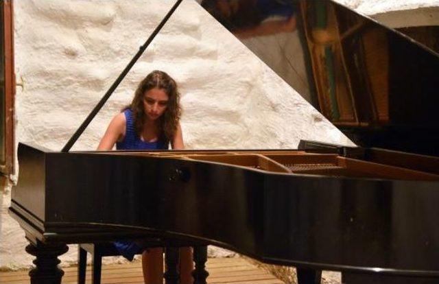 Young Pianists Of Turkey Mark Gümüşlük Festival 2