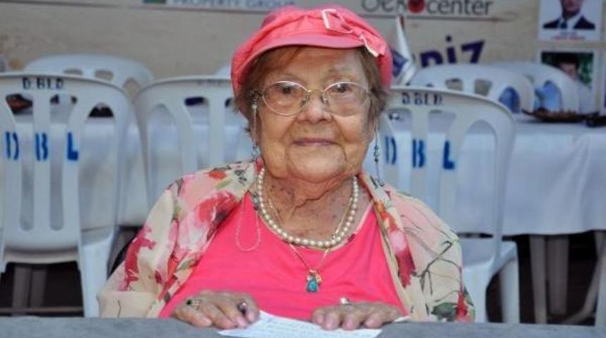 101 Yaşındaki S&uuml;meroloğ İlmiye &Ccedil;ığ, Okurlarıyla Buluştu
