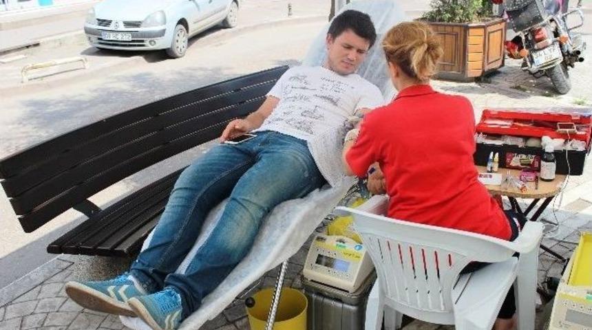 Kızılay Kan Toplamaya Devam Ediyor