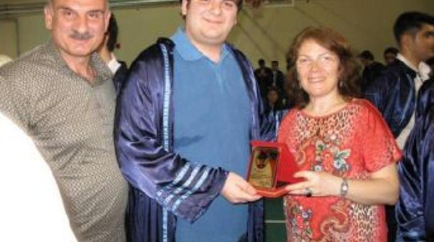 Rize'de Mide K&uuml;&ccedil;&uuml;ltme Ameliyatı Ge&ccedil;iren Gen&ccedil; Hayatını Kaybetti