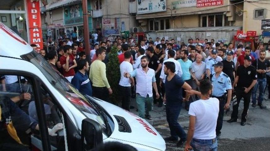 Erzurum&rsquo;da Bı&ccedil;aklı Kavga: 2 Yaralı