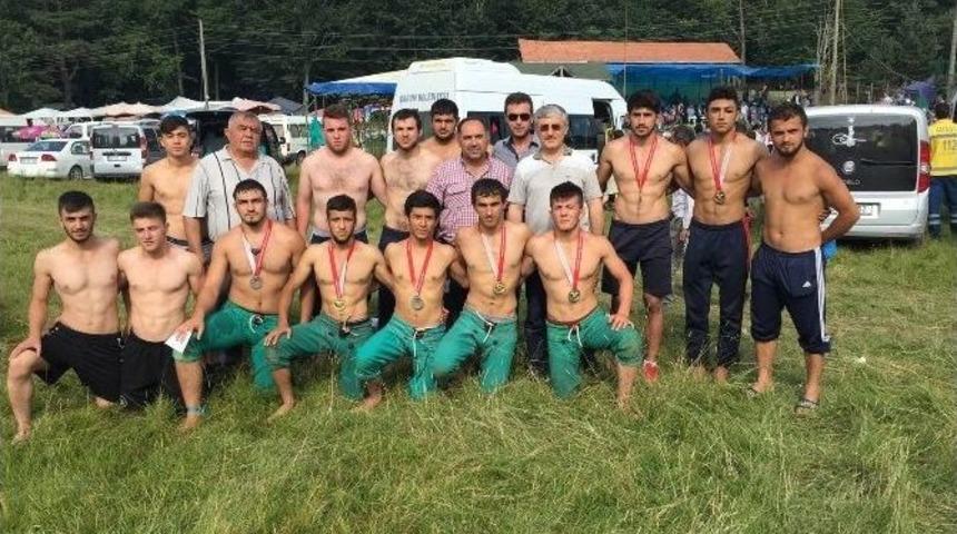 &Ccedil;orum Belediyespor G&uuml;reş Takımından 2 Altın Madalya