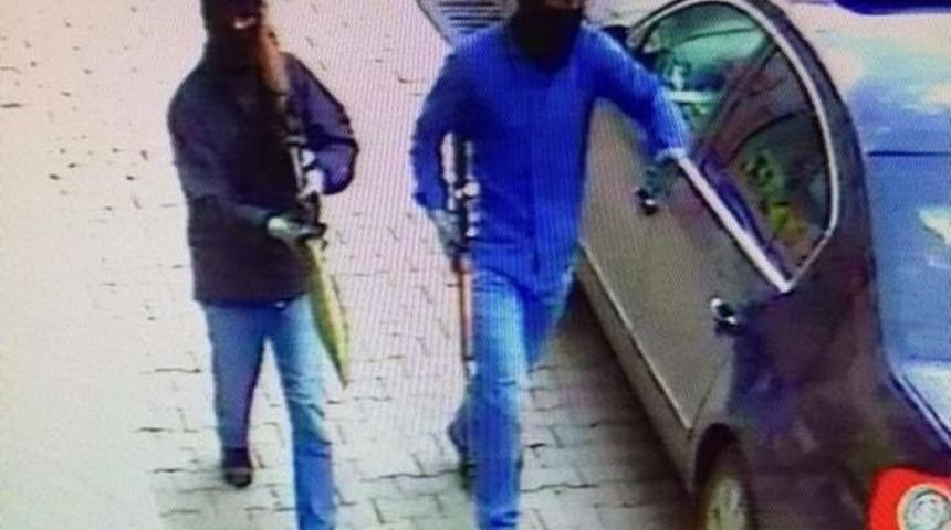 Y&uuml;ksekova Emniyet M&uuml;d&uuml;rl&uuml;ğ&uuml;&rsquo;ne Saldıran Roketatarlı İki Pkk&rsquo;lı Kamerada