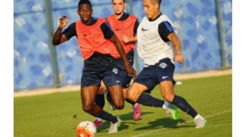 Kasımpaşa Yeni Sezon Hazırlıklarını S&uuml;rd&uuml;r&uuml;yor