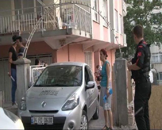 İnşaat Alanında Toprak Kaydı Yanındaki Apartman Tahliye Edildi