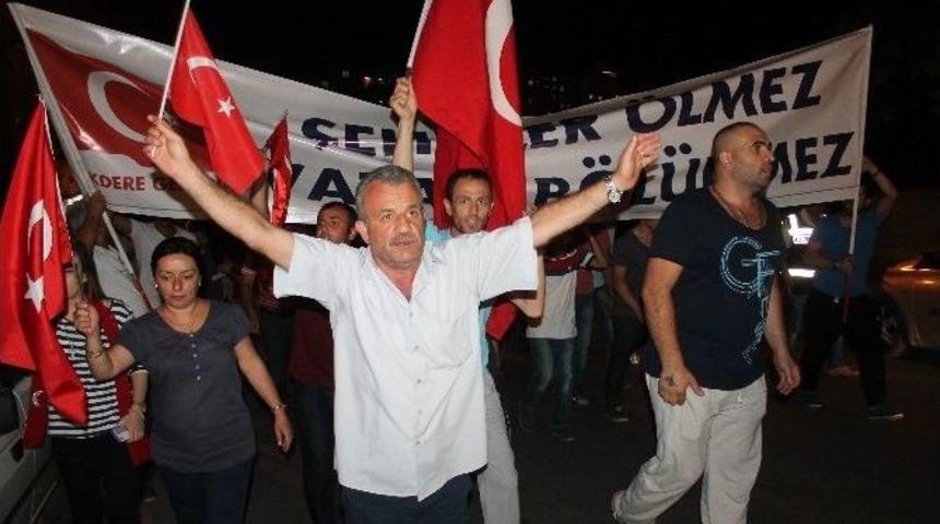 Başkent&rsquo;te Şehitler İ&ccedil;in Dev Bayraklı Y&uuml;r&uuml;y&uuml;ş