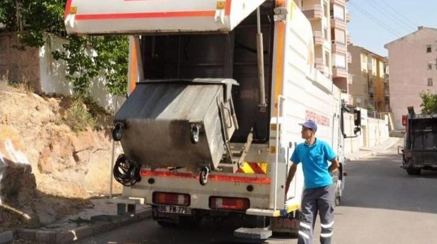 Niğde Belediyesi Çöp Konteynırı Yıkama Aracı Aldı