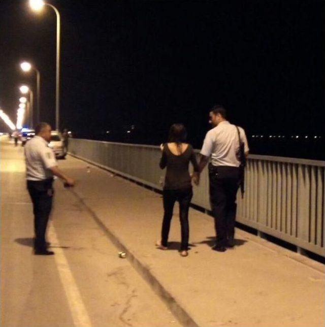 Köprüden Göle Düşen Kadını Vatandaşlar Kurtardı 2