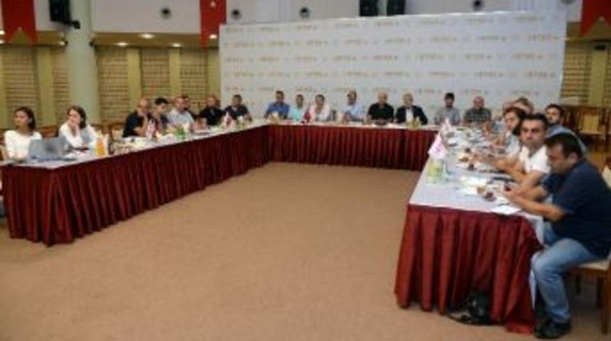 Bebe &Ccedil;ocuk Konfeksiyonu Sekt&ouml;r&uuml;n&uuml;n Yol Haritası Belirlendi