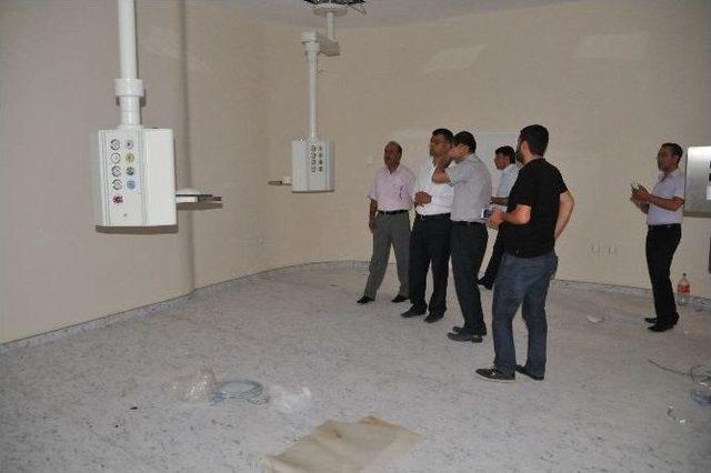 İl Sağlık Müdür Vekili Uzman Dr. Ekinci, Özalp’a 75 Yataklı Yeni Devlet Hastanesi’nde İnceleme Yaptı