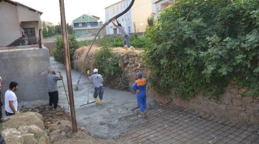 &Ccedil;elikhan&rsquo;da Dere Islahı Ve Yol &Ccedil;alışmaları