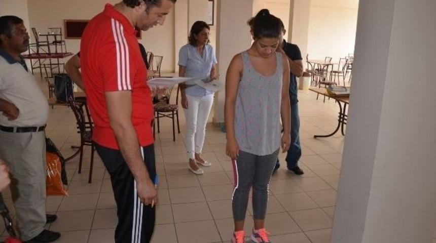 &Ouml;ğrenciler M&uuml;lakatta Ter D&ouml;kt&uuml;