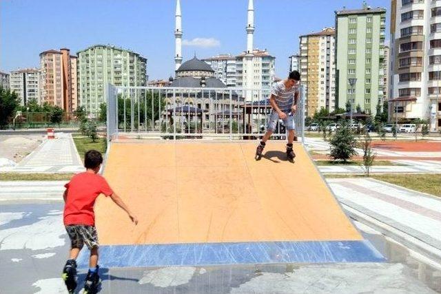 Melikgazi Belediyesi Kaykay Parkı İnşa Ediyor