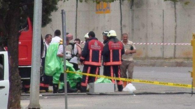 Uzman Ekipler Fabrikada Meydana Gelen Kimyasal Sızıntıyı İnceliyor