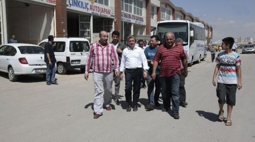 Daracık D&uuml;kkanlardan, Zor &Ccedil;alışma Koşullarından Kurtuldular