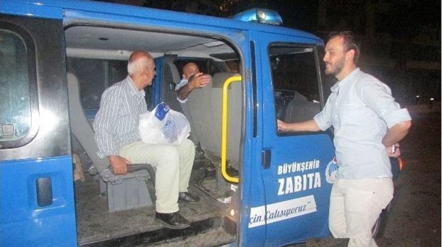 Fatih&rsquo;te Kaybolan Adamın Yardımına Zabıta Koştu