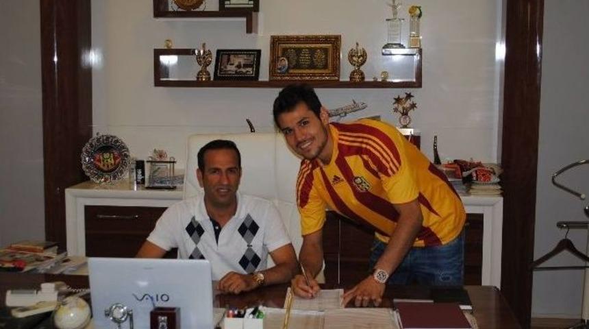 Yeni Malatyaspor&rsquo;da Erta&ccedil; &Ouml;zbir Resmi İmzayı Attı